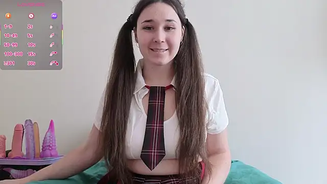 MaryHillx online show from October 1, 9:03 am