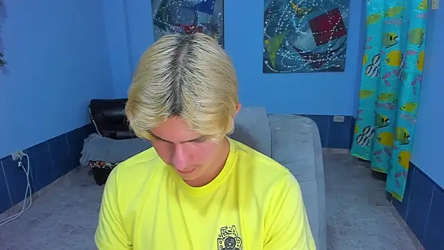 Snapshot of patrik_027 chatting on November 12, 8:07 am patrik 027 online show from November 12, 8:07 am