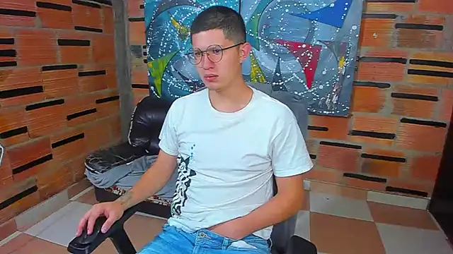Snapshot of patrik_027 chatting on March 4, 12:33 pm patrik 027 online show from March 4, 12:33 pm