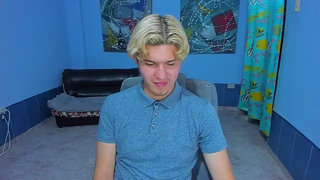 Snapshot of patrik_027 chatting on November 2, 12:48 am patrik 027 online show from November 2, 12:48 am