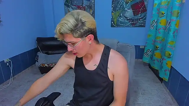 Snapshot of patrik_027 chatting on November 23, 7:29 am patrik 027 online show from November 23, 7:29 am