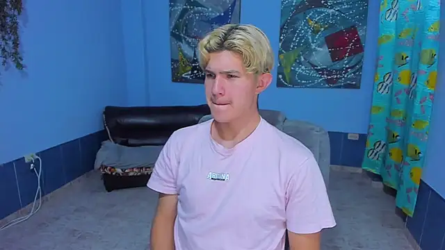 Snapshot of patrik_027 chatting on November 10, 6:29 am patrik 027 online show from November 10, 6:29 am