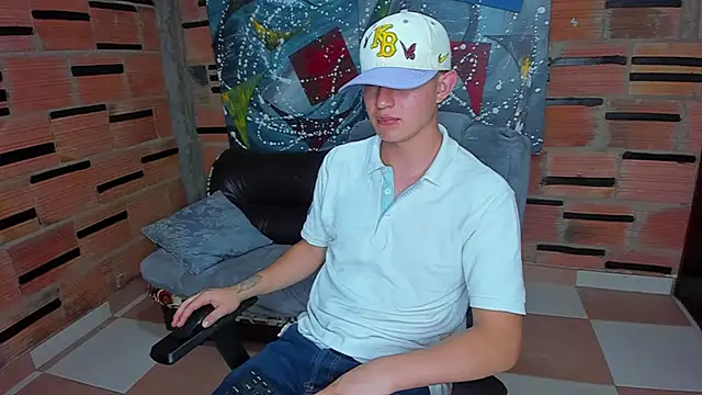 Snapshot of patrik_027 chatting on February 1, 10:12 pm patrik 027 online show from February 1, 10:12 pm