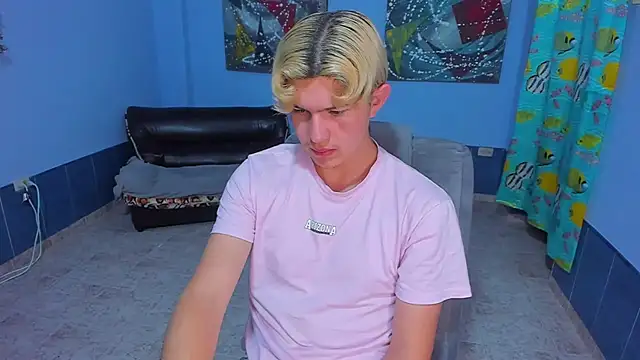 Snapshot of patrik_027 chatting on November 17, 7:56 am patrik 027 online show from November 17, 7:56 am