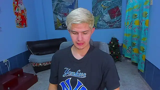 patrik 027 online show from December 17, 7:08 pm