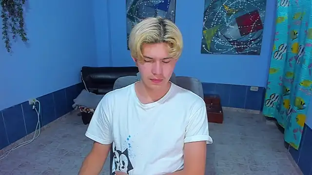 Snapshot of patrik_027 chatting on November 15, 7:12 am patrik 027 online show from November 15, 7:12 am