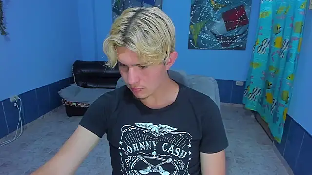 Snapshot of patrik_027 chatting on October 29, 7:57 pm patrik 027 online show from October 29, 7:57 pm