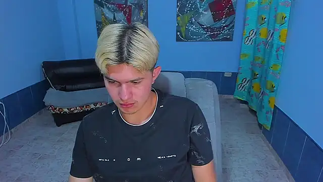 Snapshot of patrik_027 chatting on November 29, 7:36 pm patrik 027 online show from November 29, 7:36 pm