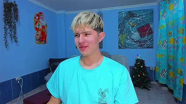 Snapshot of patrik_027 chatting on December 2, 3:52 am patrik 027 online show from December 2, 3:52 am