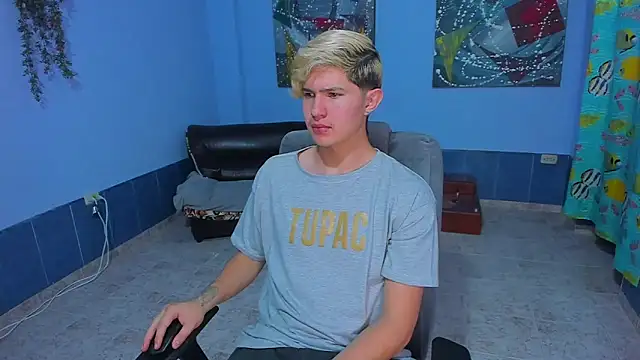 Snapshot of patrik_027 chatting on November 19, 5:51 am patrik 027 online show from November 19, 5:51 am