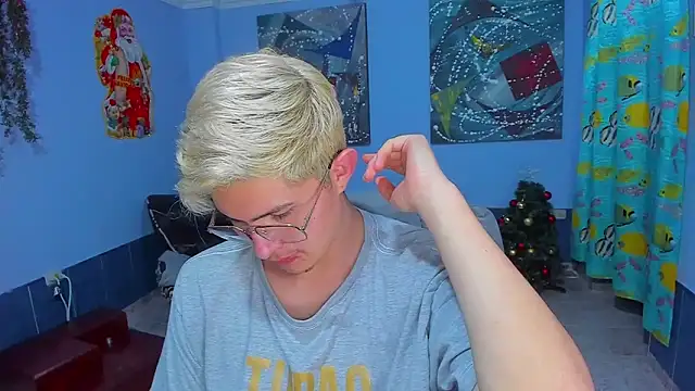 patrik 027 online show from December 19, 8:49 am