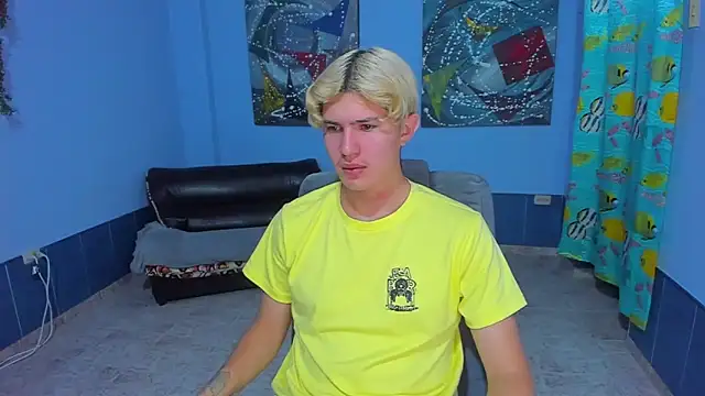 Snapshot of patrik_027 chatting on November 11, 8:03 pm patrik 027 online show from November 11, 8:03 pm