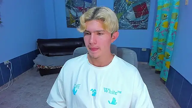 Snapshot of patrik_027 chatting on November 5, 7:39 pm patrik 027 online show from November 5, 7:39 pm