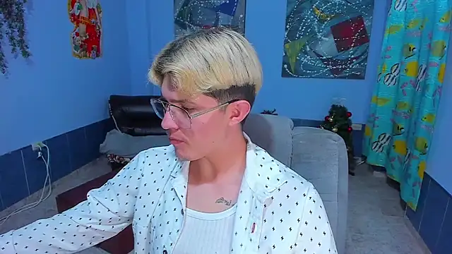 patrik 027 online show from December 5, 6:17 pm