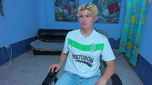 Snapshot of patrik_027 chatting on October 29, 7:51 am patrik 027 online show from October 29, 7:51 am