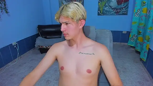 Snapshot of patrik_027 chatting on November 12, 8:12 pm patrik 027 online show from November 12, 8:12 pm