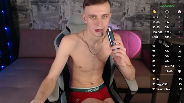 Snapshot of Oliver_Fresh chatting on January 21, 12:18 pm Oliver Fresh online show from January 21, 12:18 pm