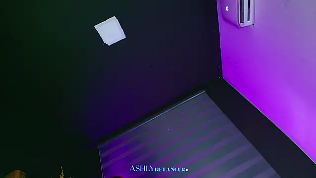 Snapshot of AshlyBetancurX chatting on February 1, 10:41 pm AshlyBetancurX online show from February 1, 10:41 pm