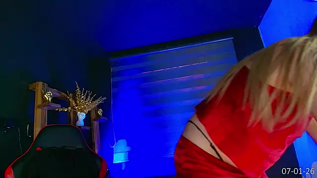 Snapshot of AshlyBetancurX chatting on January 7, 6:57 pm AshlyBetancurX online show from January 7, 6:57 pm