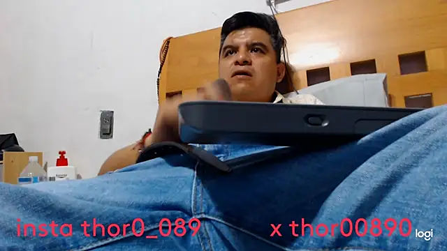 thor000089 online show from February 12, 6:35 am