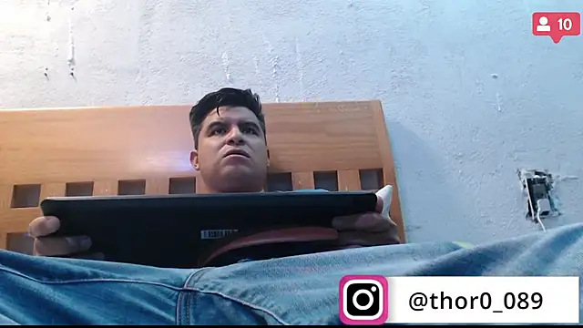 Snapshot of thor000089 chatting on January 19, 10:17 pm thor000089 online show from January 19, 10:17 pm