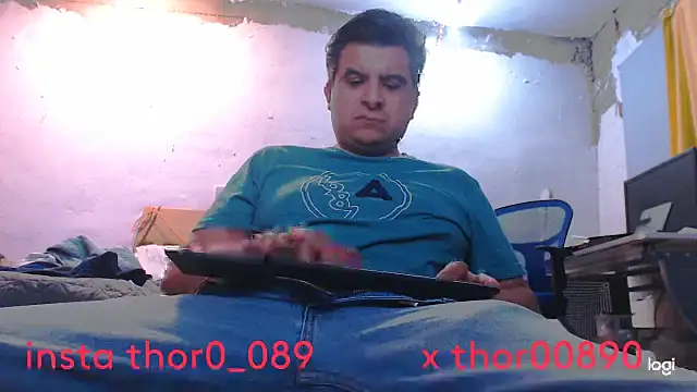 Snapshot of thor000089 chatting on October 7, 5:19 am thor000089 online show from October 7, 5:19 am