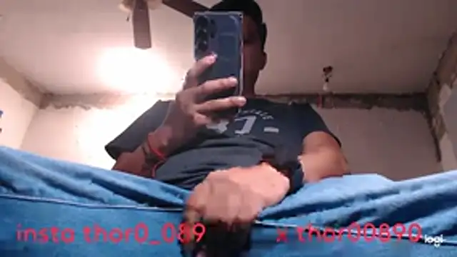 Snapshot of thor000089 chatting on October 28, 3:29 am thor000089 online show from October 28, 3:29 am