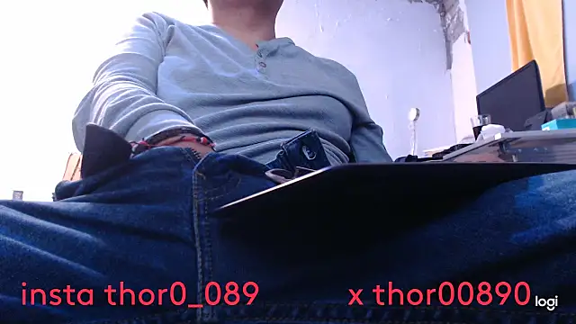 Snapshot of thor000089 chatting on September 30, 3:23 am thor000089 online show from September 30, 3:23 am