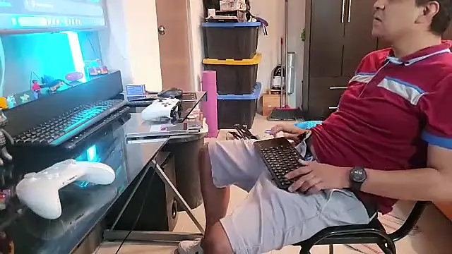 Snapshot of thor000089 chatting on September 28, 11:23 pm thor000089 online show from September 28, 11:23 pm