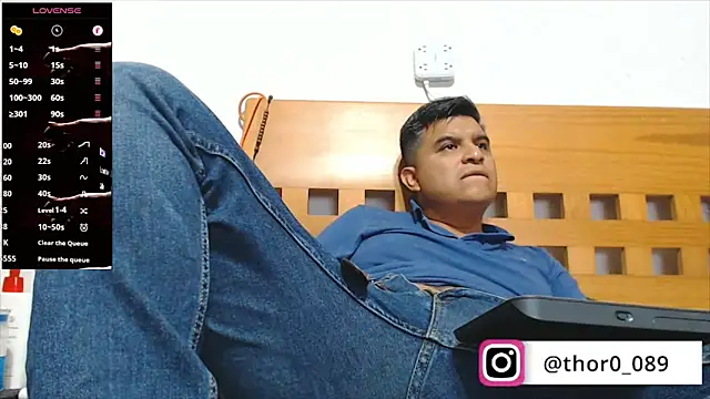 Snapshot of thor000089 chatting on June 12, 3:59 am thor000089 online show from June 12, 3:59 am