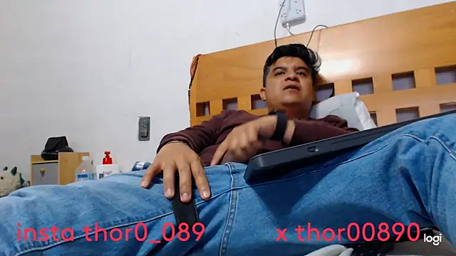 thor000089 online show from February 13, 4:23 am