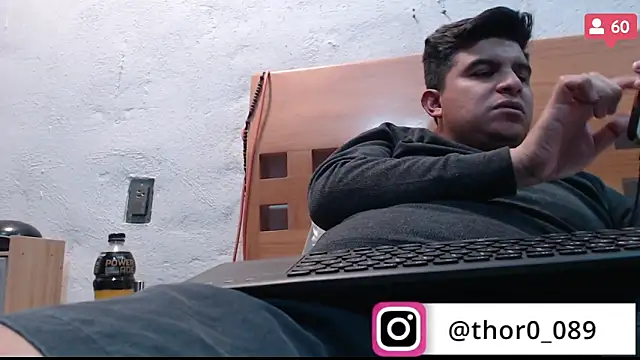 Snapshot of thor000089 chatting on January 24, 3:22 am thor000089 online show from January 24, 3:22 am