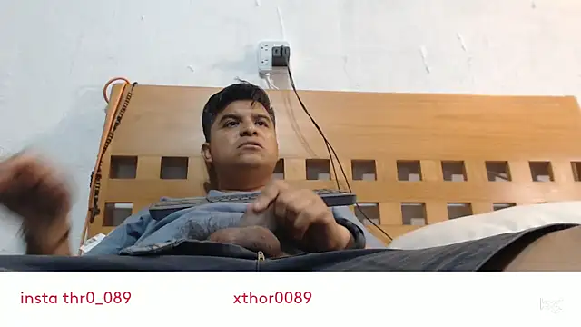 thor000089 online show from May 6, 2:04 am