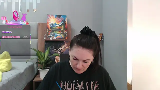 Stacy Davice online show from March 13, 7:06 pm