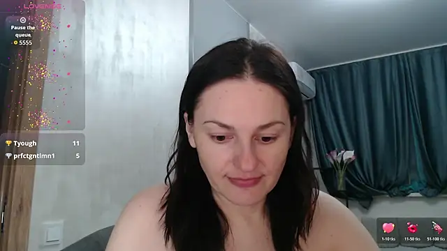 Stacy Davice online show from April 12, 9:51 pm