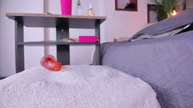 Snapshot of candy_sweet_ chatting on October 22, 7:24 pm candy sweet online show from October 22, 7:24 pm