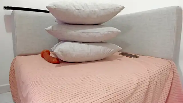 candy sweet  online show from February 19, 7:00 pm