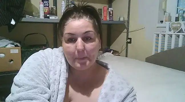 Snapshot of Mileva88 chatting on January 6, 2:03 pm Mileva88 online show from January 6, 2:03 pm