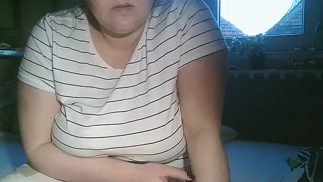 Snapshot of Mileva88 chatting on March 3, 4:26 pm Mileva88 online show from March 3, 4:26 pm