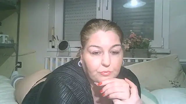Snapshot of Mileva88 chatting on January 16, 5:39 pm Mileva88 online show from January 16, 5:39 pm