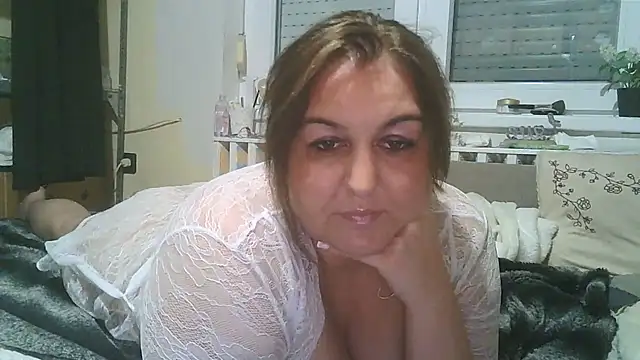 Snapshot of Mileva88 chatting on October 13, 10:10 pm Mileva88 online show from October 13, 10:10 pm