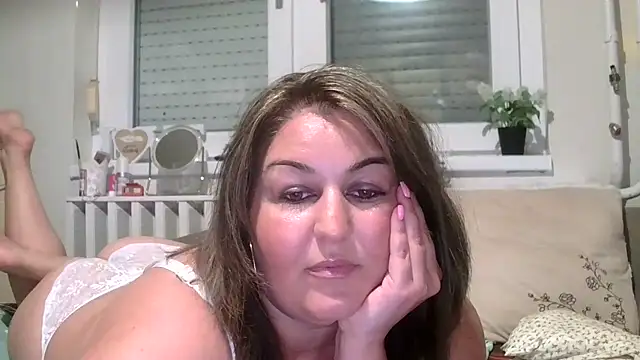 Snapshot of Mileva88 chatting on September 19, 6:45 pm Mileva88 online show from September 19, 6:45 pm