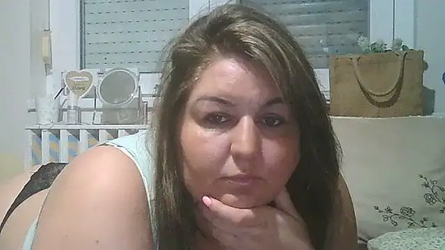 Snapshot of Mileva88 chatting on September 18, 6:11 pm Mileva88 online show from September 18, 6:11 pm