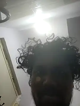 Snapshot of Mallupaiyanaachu chatting on April 11, 1:04 pm Mallupaiyanaachu online show from April 11, 1:04 pm