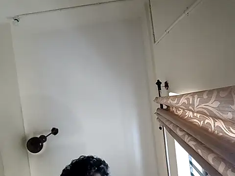 Snapshot of Mallupaiyanaachu chatting on June 20, 1:32 am Mallupaiyanaachu online show from June 20, 1:32 am