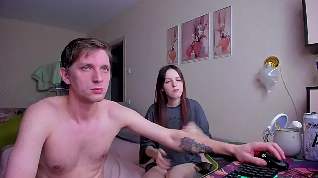 DavidAndSophie online show from December 20, 1:25 pm