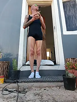 Snapshot of Happypotplants chatting on October 7, 2:51 pm Happypotplants online show from October 7, 2:51 pm