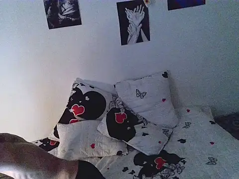 Snapshot of Happypotplants chatting on October 6, 9:32 am Happypotplants online show from October 6, 9:32 am