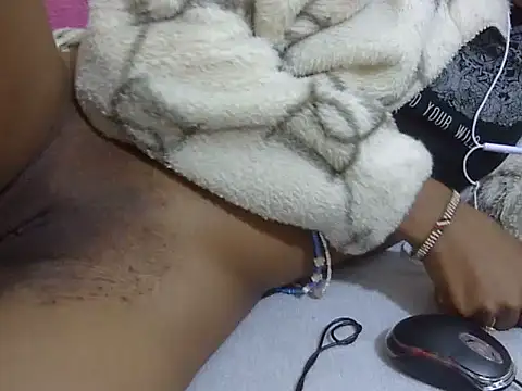 bellarincandy online show from December 15, 6:25 pm