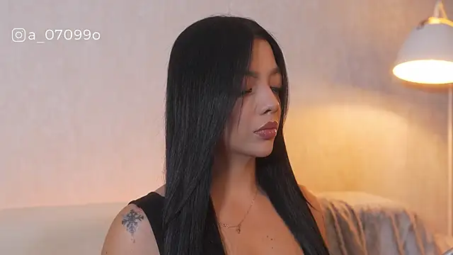 sarah hiill online show from December 19, 12:07 pm